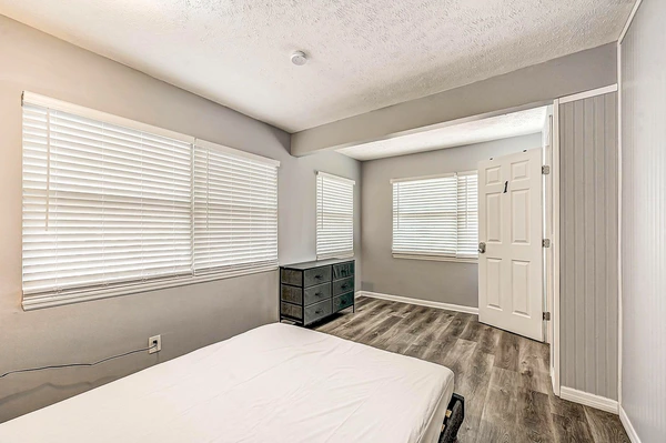 Coliving in Cedar Hills - Westside, Jacksonville