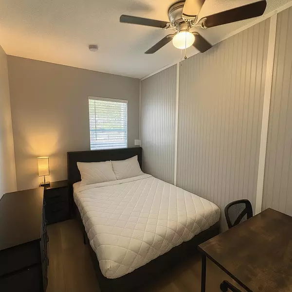 Coliving in Cedar Hills - Westside, Jacksonville