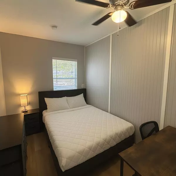 Coliving in Cedar Hills - Westside, Jacksonville