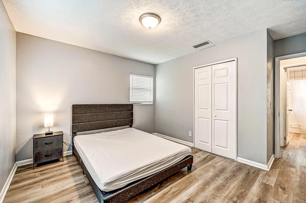 Coliving in Cedar Hills - Westside, Jacksonville