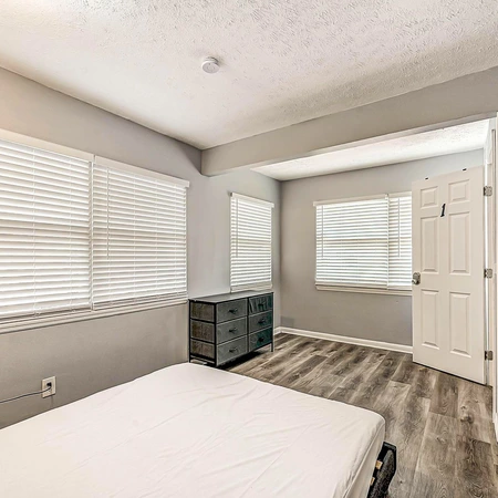 Coliving in Cedar Hills - Westside, Jacksonville