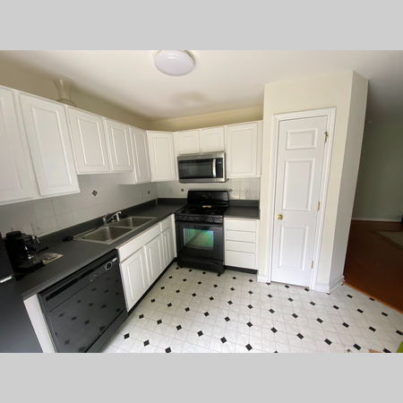 Coliving in Renaissance Park - South Raleigh, Raleigh