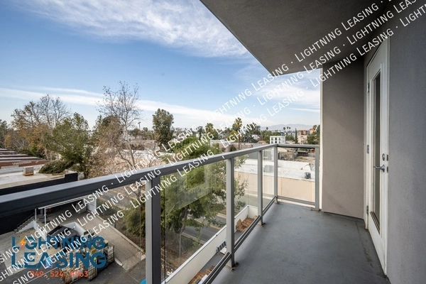 2 bedrooms apartment for rent in Valley Village - San Fernando Valley, Los Angeles