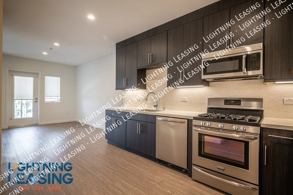 2 bedrooms apartment for rent in Valley Village - San Fernando Valley, Los Angeles
