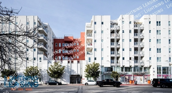 2 bedrooms apartment for rent in Valley Village - San Fernando Valley, Los Angeles