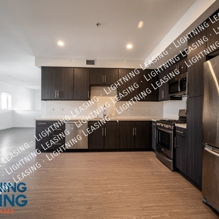 2 bedrooms apartment for rent in Valley Village - San Fernando Valley, Los Angeles