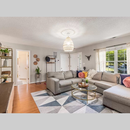 Coliving in Woodcroft - Durham, Raleigh