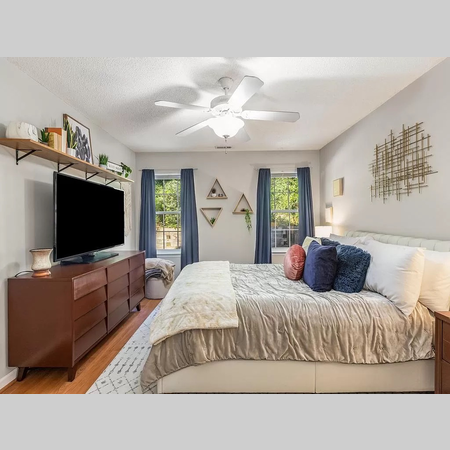 Coliving in Woodcroft - Durham, Raleigh