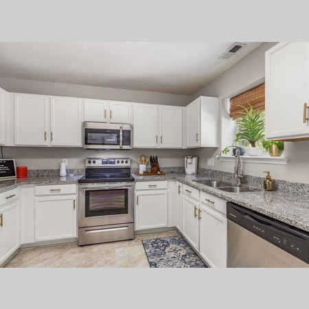 Coliving in Woodcroft - Durham, Raleigh