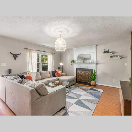 Coliving in Woodcroft - Durham, Raleigh