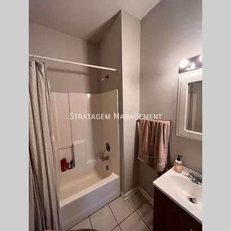 4 bedrooms apartment for rent in Indianola Terrace - North Columbus, Columbus