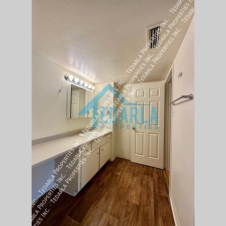 2 bedrooms apartment for rent in Washington Virginia Vale - East Denver, Denver