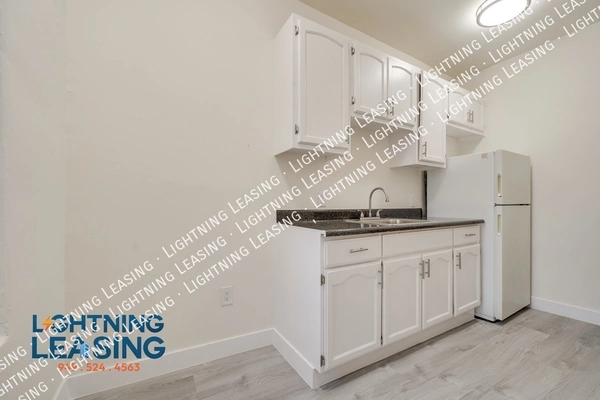 Studio Apartment for rent in Arlington Heights - Central Los Angeles, Los Angeles