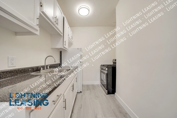 Studio Apartment for rent in Arlington Heights - Central Los Angeles, Los Angeles