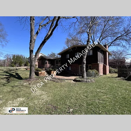 4 bedrooms apartment for rent in Rock Hill - West County, Saint Louis