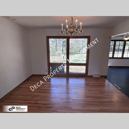 4 bedrooms apartment for rent in Rock Hill - West County, Saint Louis