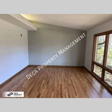4 bedrooms apartment for rent in Rock Hill - West County, Saint Louis