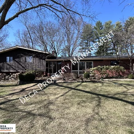 4 bedrooms apartment for rent in Rock Hill - West County, Saint Louis