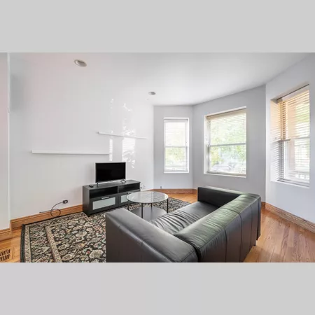 Coliving in Avondale - North Side, Chicago