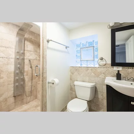 Coliving in Avondale - North Side, Chicago