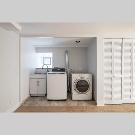 Coliving in Avondale - North Side, Chicago