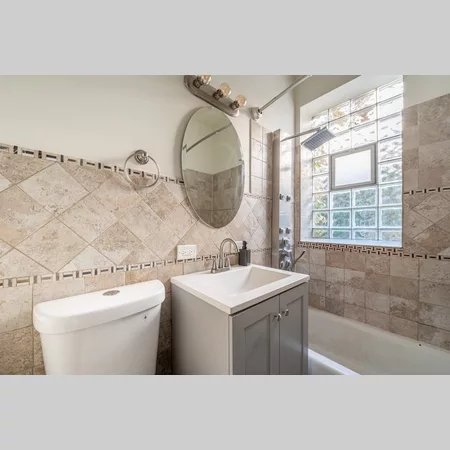 Coliving in Avondale - North Side, Chicago