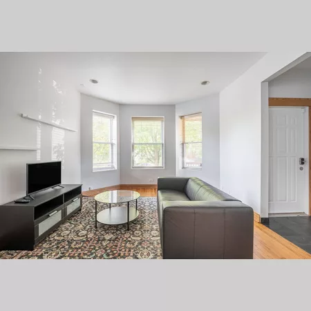 Coliving in Avondale - North Side, Chicago