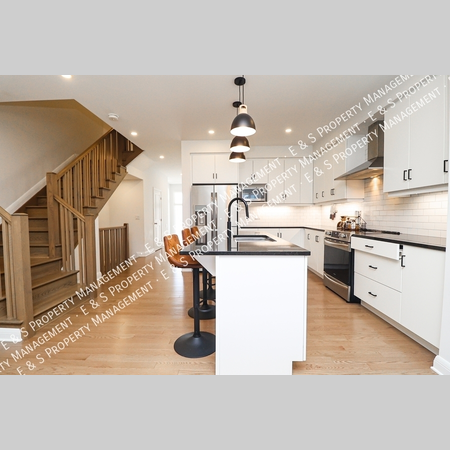 3 bedrooms apartment for rent in Rothwell Heights - East Ottawa, Ottawa