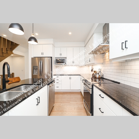 3 bedrooms apartment for rent in Rothwell Heights - East Ottawa, Ottawa