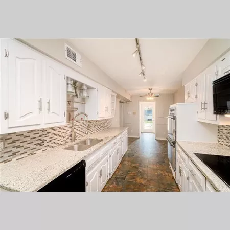 4 bedrooms apartment for rent in Northwest Dallas - Nw Dallas, Dallas