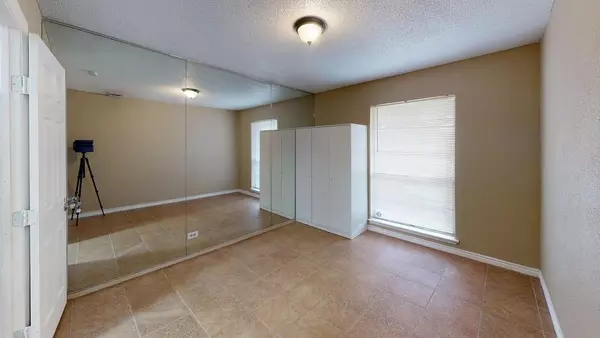 Coliving in Inner West Side - West SATX, San Antonio