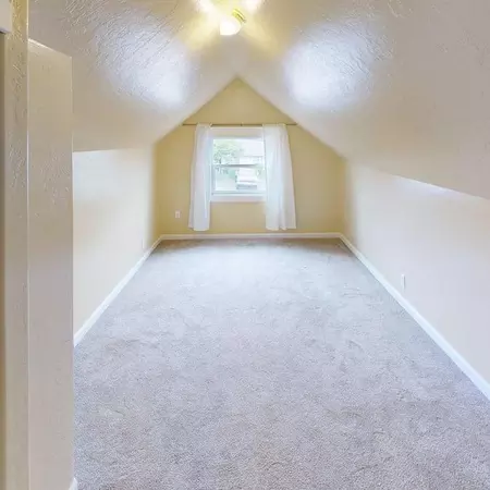 Coliving in Woodlawn Portland - NE Portland, Portland