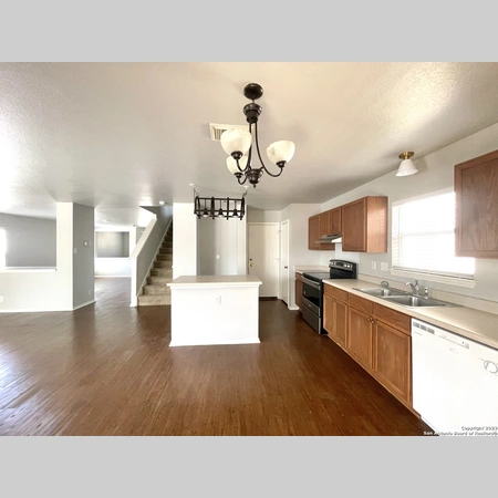 3 bedrooms apartment for rent in Inner West Side - West SATX, San Antonio