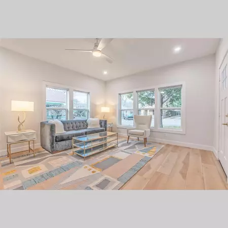 3 bedrooms apartment for rent in Hollywood/ Santa Monica - Ne Dallas, Dallas