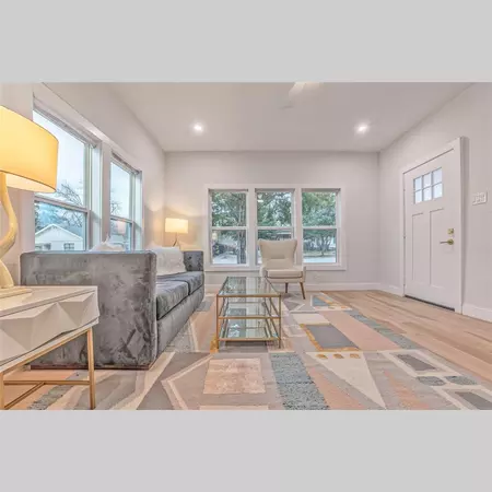 3 bedrooms apartment for rent in Hollywood/ Santa Monica - Ne Dallas, Dallas