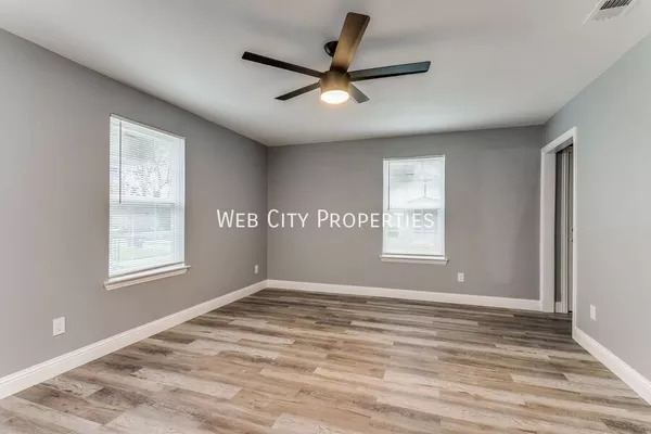3 bedrooms apartment for rent in Bonton - Se Dallas, Dallas