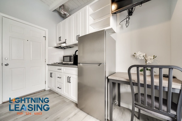 Studio Apartment for rent in Harvard Heights - Central Los Angeles, Los Angeles
