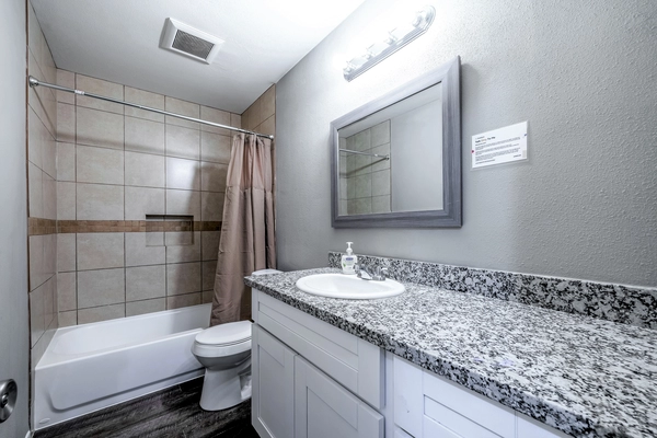 Coliving in Central Southwest - Sw Houston, Houston