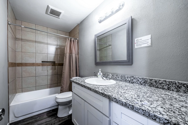 Coliving in Central Southwest - Sw Houston, Houston