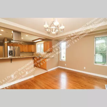 4 bedrooms apartment for rent in Elmvale Acres - East Ottawa, Ottawa