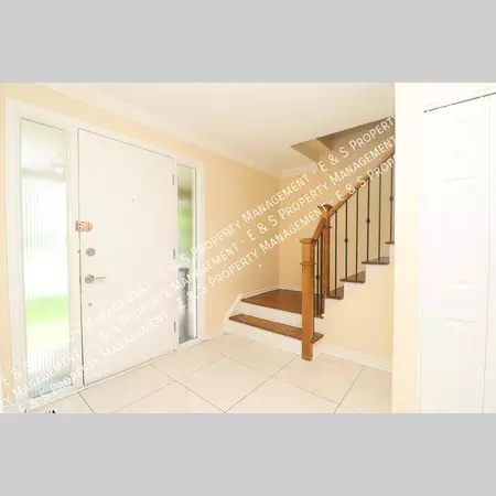 4 bedrooms apartment for rent in Elmvale Acres - East Ottawa, Ottawa