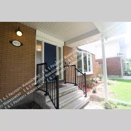 4 bedrooms apartment for rent in Elmvale Acres - East Ottawa, Ottawa