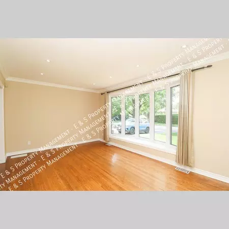 4 bedrooms apartment for rent in Elmvale Acres - East Ottawa, Ottawa