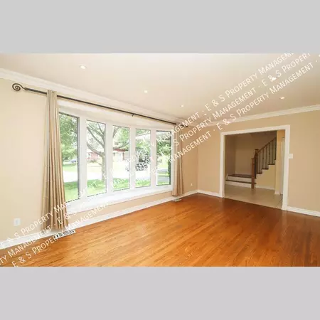 4 bedrooms apartment for rent in Elmvale Acres - East Ottawa, Ottawa