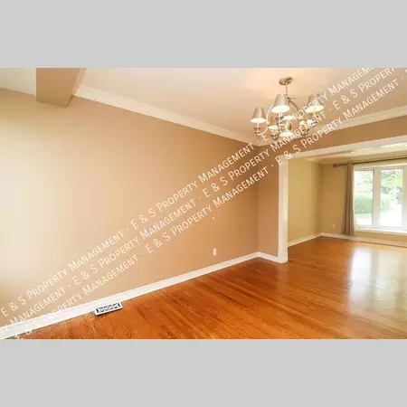 4 bedrooms apartment for rent in Elmvale Acres - East Ottawa, Ottawa