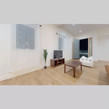 Coliving in Valley Village - San Fernando Valley, Los Angeles