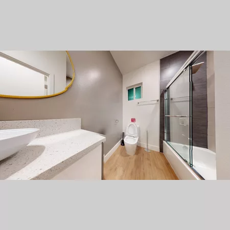Coliving in Valley Village - San Fernando Valley, Los Angeles