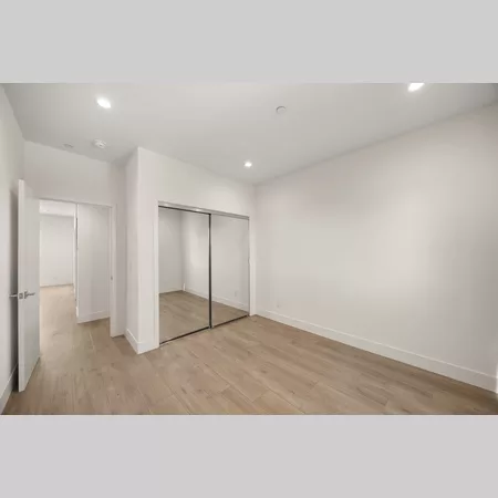 Coliving in Valley Village - San Fernando Valley, Los Angeles