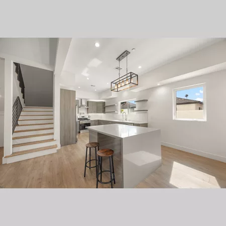 Coliving in Valley Village - San Fernando Valley, Los Angeles