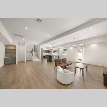 Coliving in Valley Village - San Fernando Valley, Los Angeles
